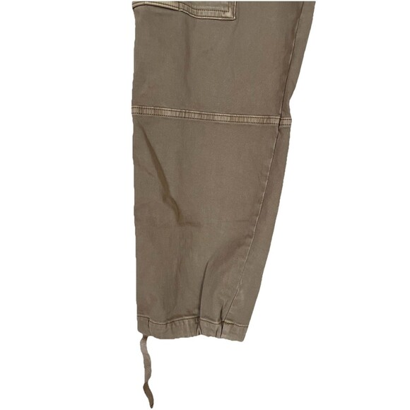 Banana Republic High Rose Straight Cargo Pants, Tan, Classic Camel Color Size 8P - Picture 4 of 10